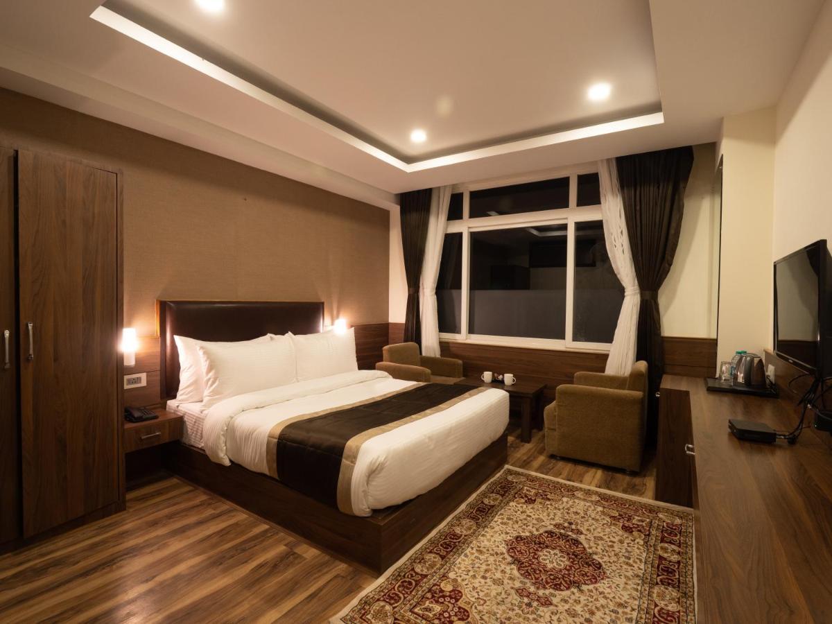 แชงกรีลา สวีท แอนด์ สปา บาย ซูมิยศศรี Hotel Tadong ภายนอก รูปภาพ